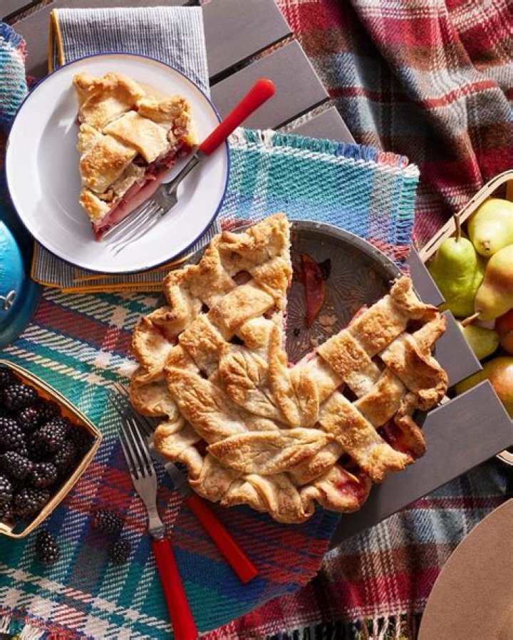Best Blackberry and Pear Pie Recipe