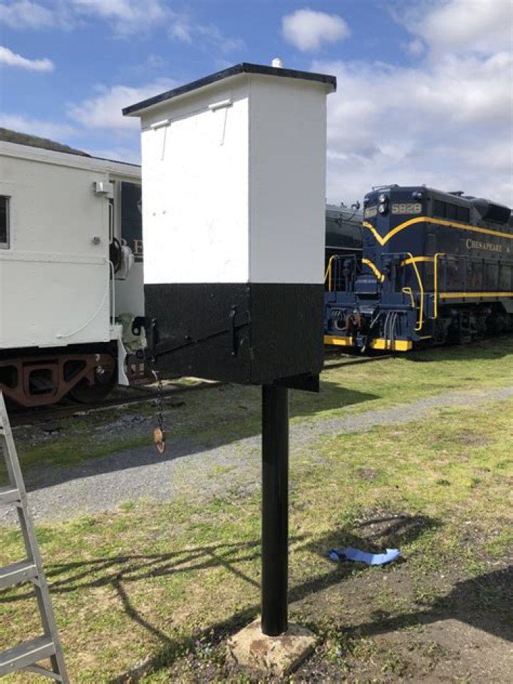 C&O Historical Society members complete restoration of phone box