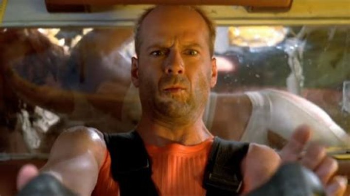 The Fifth Element: How Bruce Willis Made A Sci-fi Epic Into A Classic