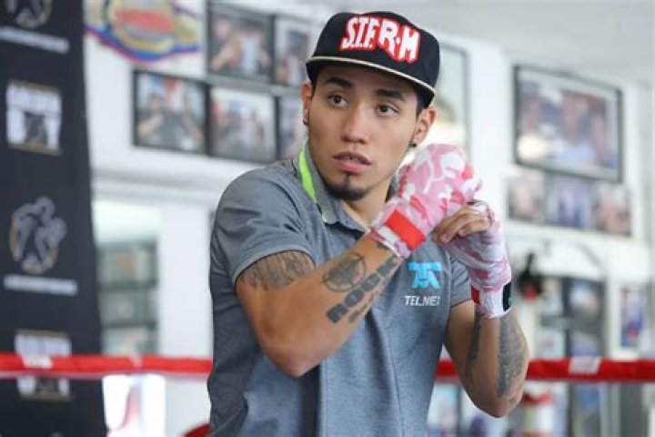 Watch: junior lightweight contender Eduardo Hernandez lives up to his 