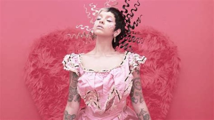 What Does Melanie Martinez Look Like Now: Is Melanie New Look Real?