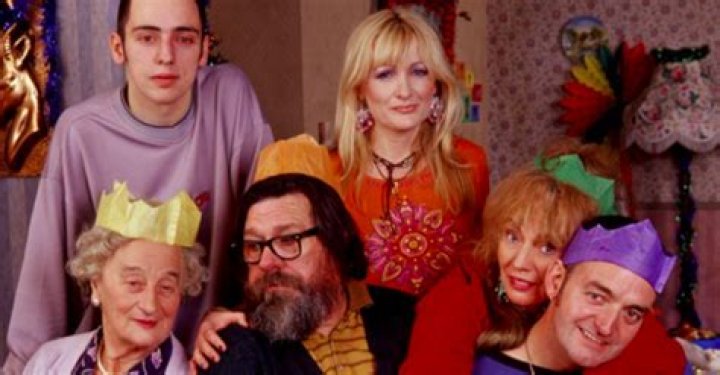 Who played Nana in The Royle Family? What else was Liz Smith in?
